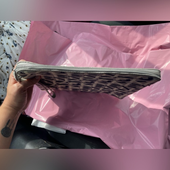 NEW Kenzo Tri Color Printed Logo Knit Fabric Zipped Wristlet Pouch - Picture 4 of 12